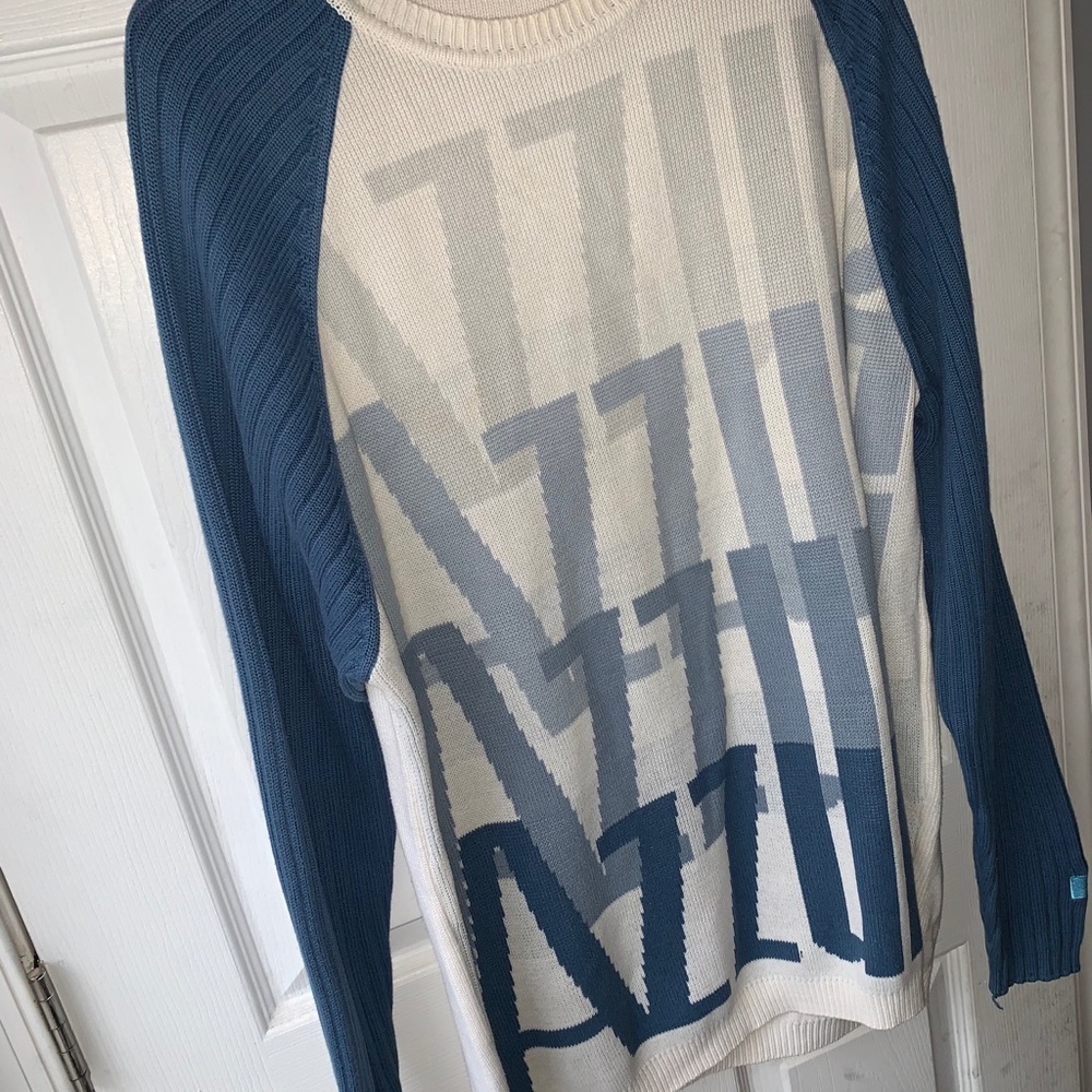 Sweater - Picture 4 of 4